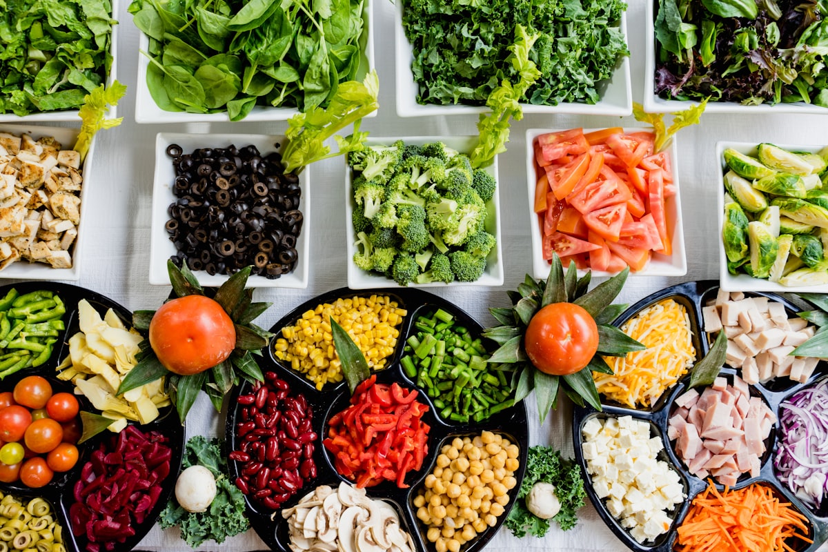 Why Our Plates & Trays Are the Perfect Choice for Dining